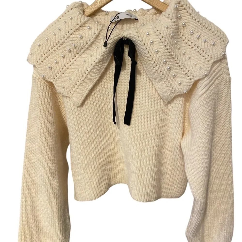 ZARA CREAM CABLE KNIT PEARL EMBELLISHED OVERSIZED COLLAR SWEATER SZ SMALL - Picture 3 of 9